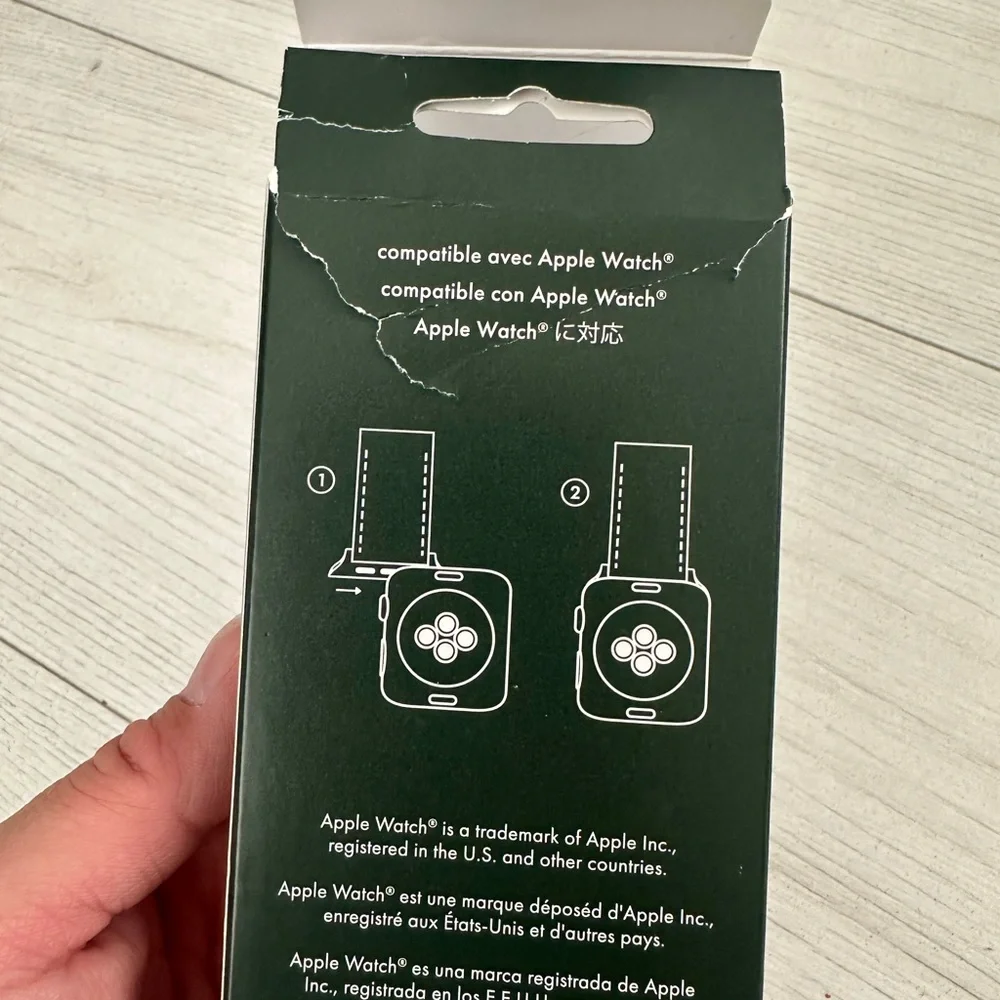 Kate Spade Silver and Purple Smartwatch Case